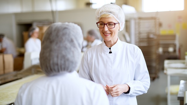Workers_are_pleased_with_the_production_of_food_factory_line_while_wearing_sterile_cloths_640x360.jpg